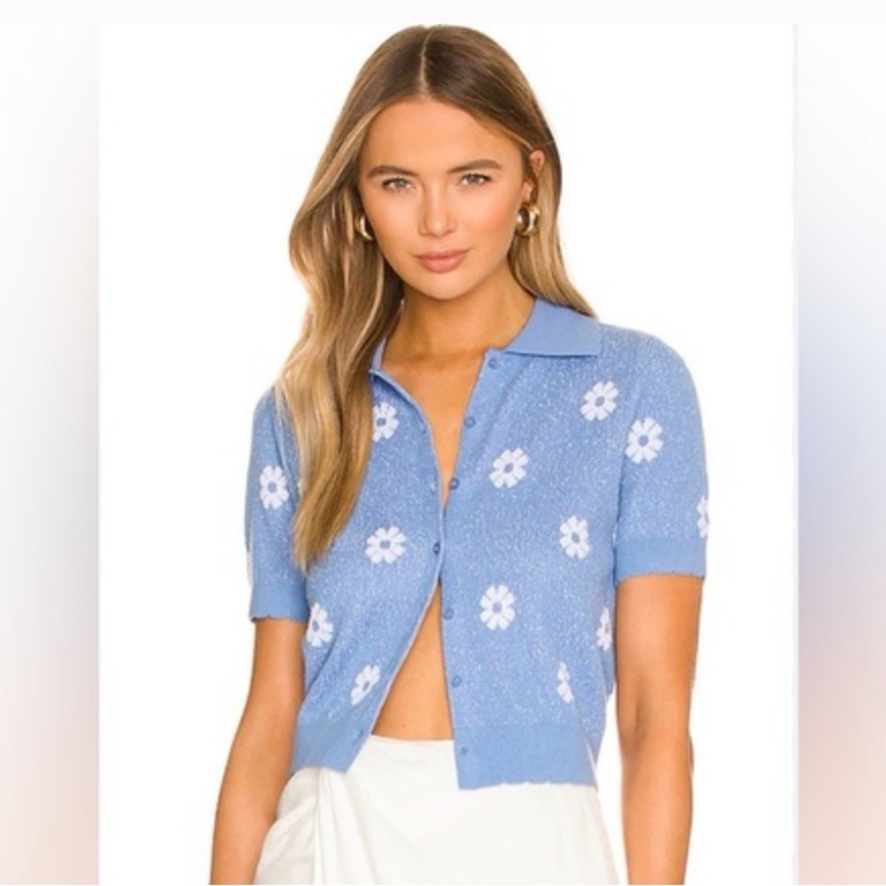 525 Collared Waterfall in Multi Daises Top - S